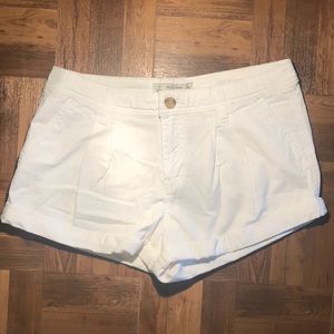 Abercrombie and Fitch pleated white shorts
